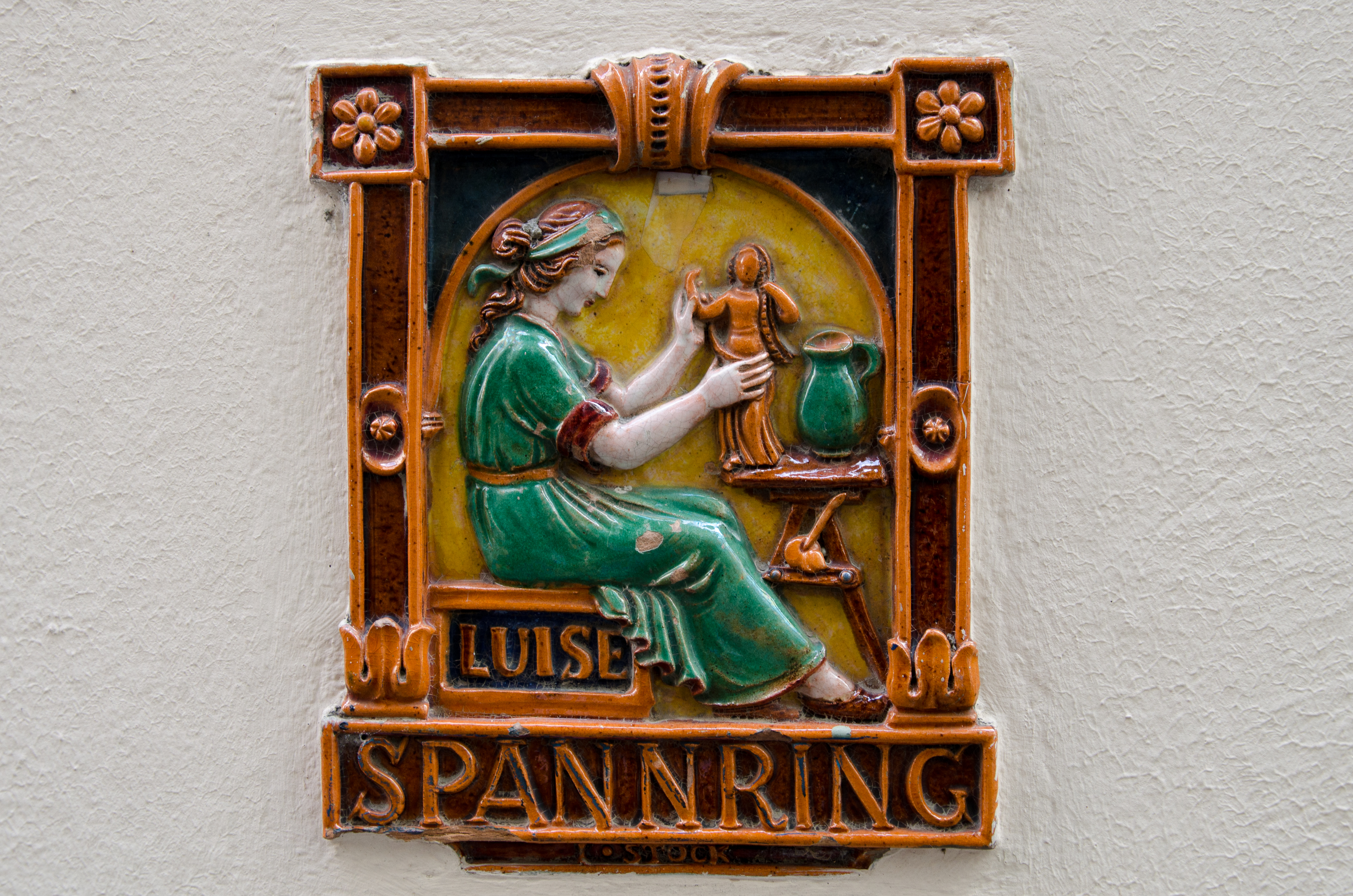 Keramik von Steinring am Haus Steingasse 28